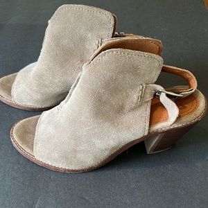 Frye Courtney Sling Mule Bootie Taupe Suede​